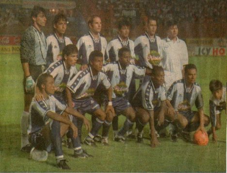 Arriba: Pizarro, Ruiz, Marulanda, Hinostroza y Marquinho. Abajo: Sáenz, Rosales, Jayo, Basombrío, Gonzáles y Salazar.
